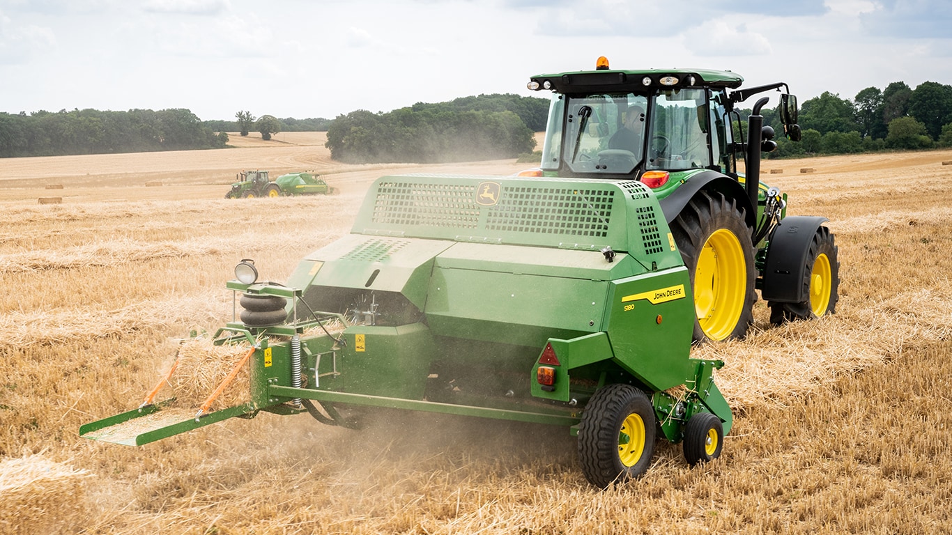 Presă de balotat mică John Deere S180 pentru baloturi pătrate