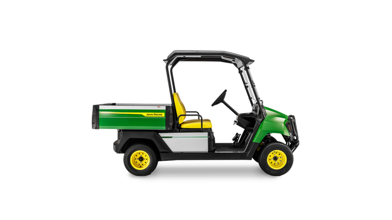 Vedere laterală a unui vehicul utilitar electric John Deere Gator GS, cu caroserie verde, scaune galbene şi pavilion negru, pe fundal alb.