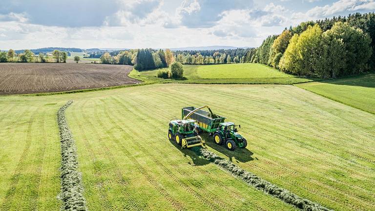 Combine autopropulsate pentru furaje.